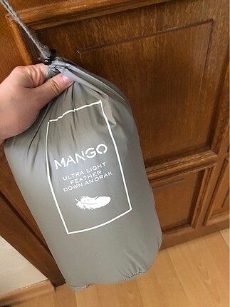 Mango MONTT