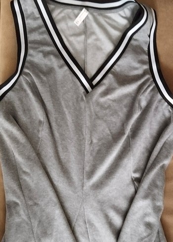 V Yakalı Gri Midi Spor Elbise - Görsel 2