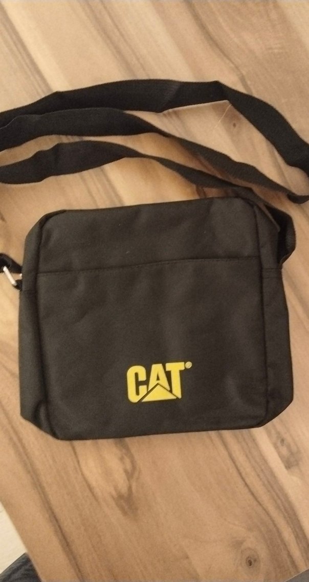 CAT Siyah Fermuarlı Erkek Omuz Çantası - Görsel 2