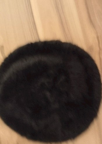 siyahi Kürklü Kadın Bere - Görsel 2