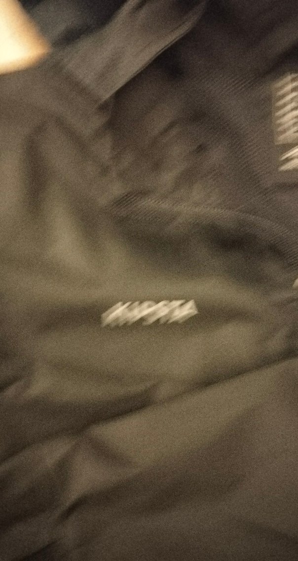 Erkek cocuklari için Siyah Kapüşonlu Kısa Yağmurluk - Görsel 2