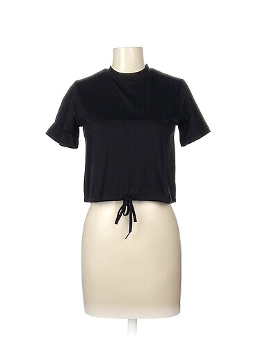 Diğer T-shirt %70 İndirimli.