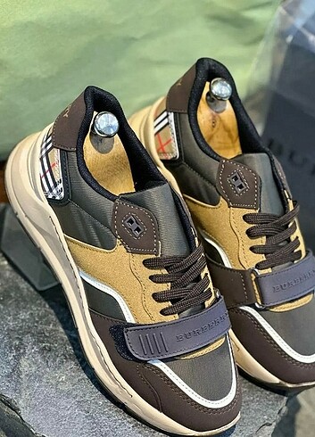 Burberry yeni 