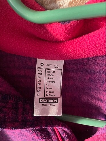 Decathlon Decathlon Fermuarlı Üst 14 Yaş ancak M Beden?de uygun
