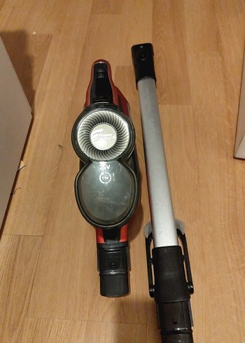 Philips Kırmızı El Süpürgesi