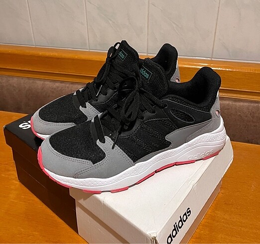 39 Beden siyah Renk Adidas kadın spor ayakkabı
