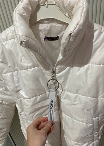 Beyaz Kısa Sıcak Mont - Görsel 2