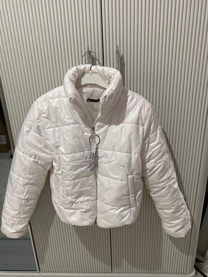 Beyaz Kısa Sıcak Mont - Görsel 3