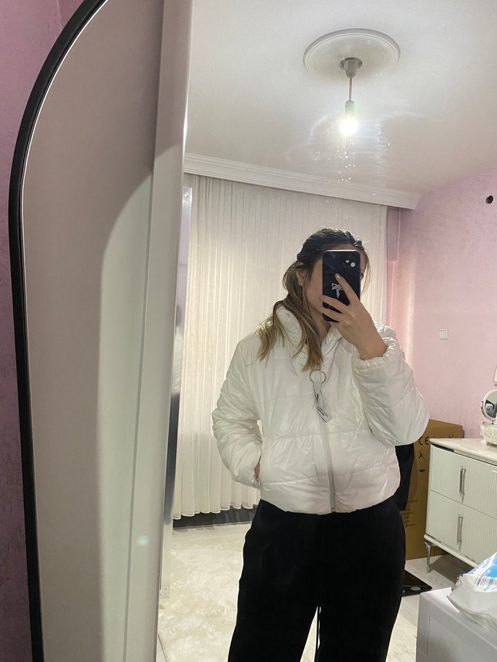 Beyaz Kısa Sıcak Mont - Görsel 4