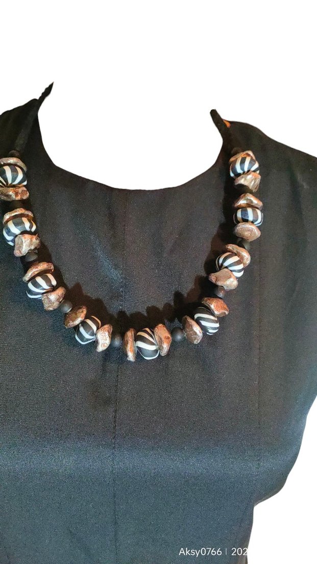 Uzun Siyah Boncuklu Bohem Kadın Kolye - Görsel 2