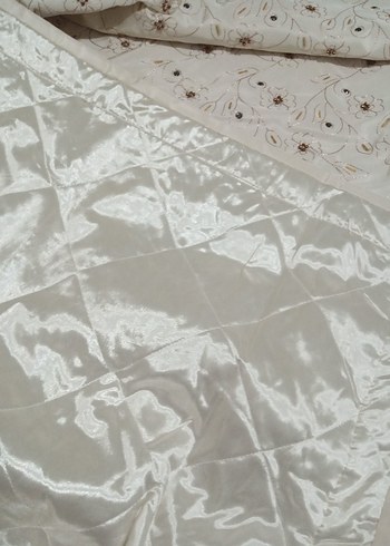 Nakışlı Krem rengi Yatak Örtüsü - Görsel 13