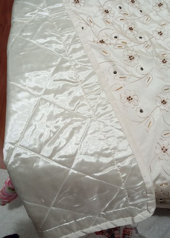 Nakışlı Krem rengi Yatak Örtüsü - Görsel 12