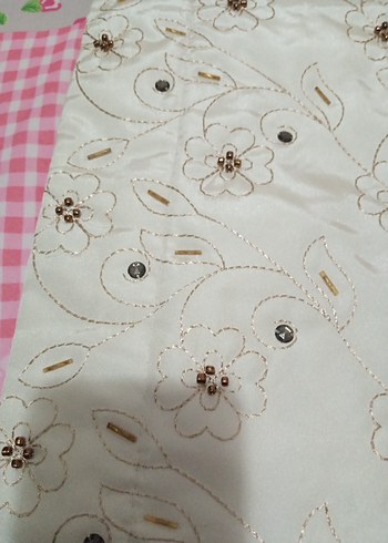 Nakışlı Krem rengi Yatak Örtüsü - Görsel 3