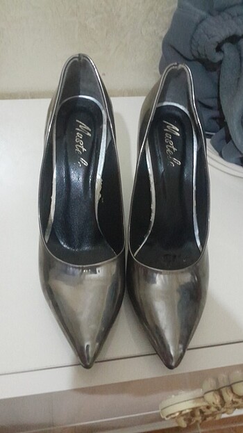 Parlak topuklu ayakkabi - Görsel 3