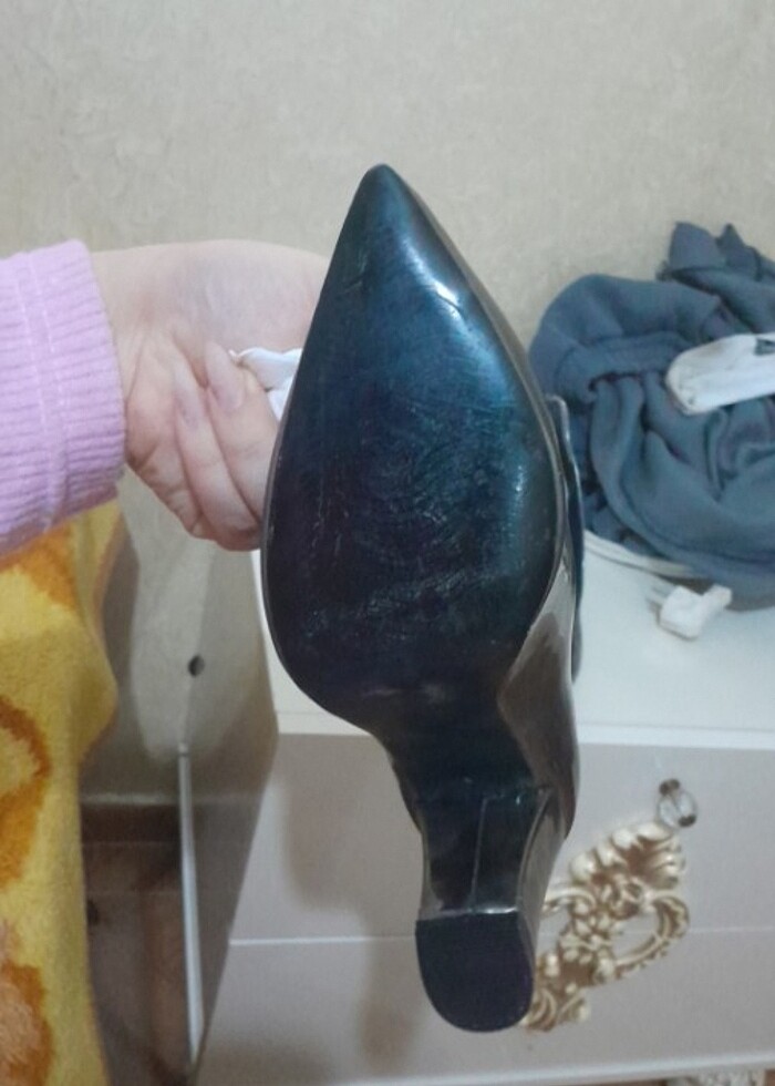 Parlak topuklu ayakkabi - Görsel 5