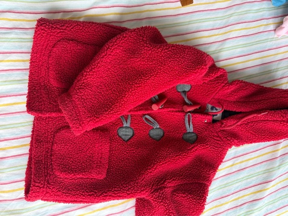 Düğmeli Kapüşonlu Erkek Çocuk Kırmızı Kaban - Görsel 2