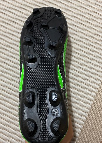 Nike Yılan Desenli Yeşil Erkek Futbol Ayakkabısı