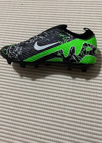 Yılan Desenli Yeşil Erkek Futbol Ayakkabısı