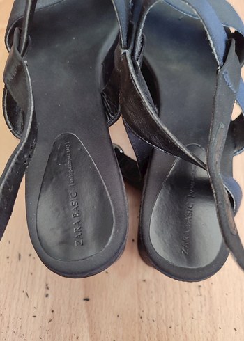 zara dolgu topuk sandalet - Görsel 7