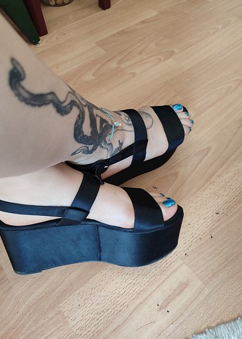 zara dolgu topuk sandalet - Görsel 4