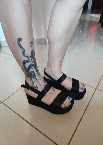 zara dolgu topuk sandalet - Görsel 3