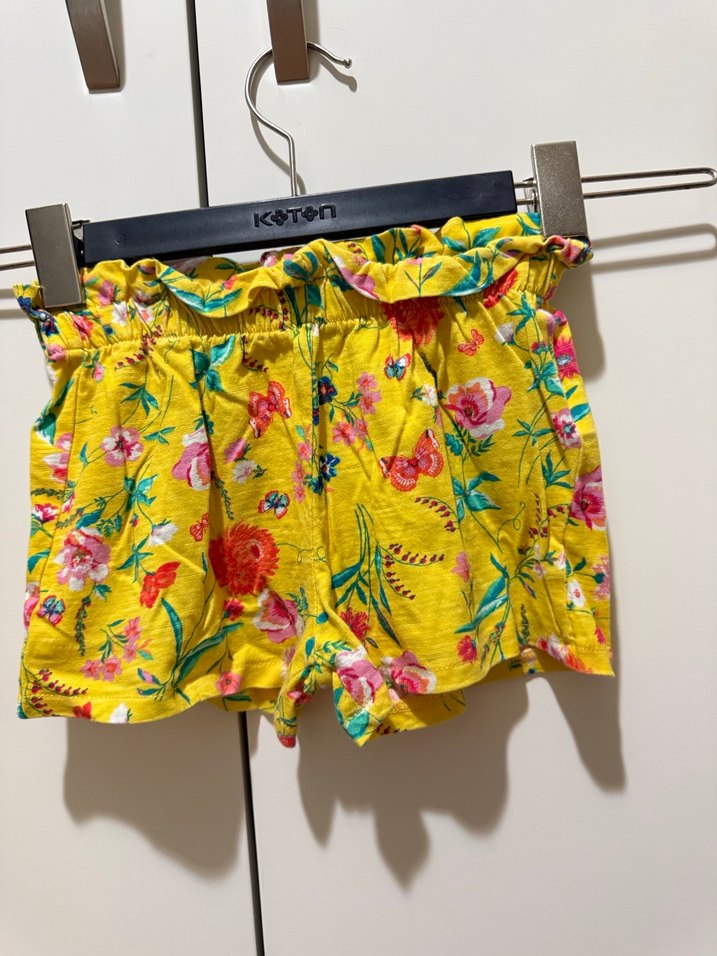 Sarı Çiçekli Kız Çocuk Fırfırlı şort takımı - Görsel 2