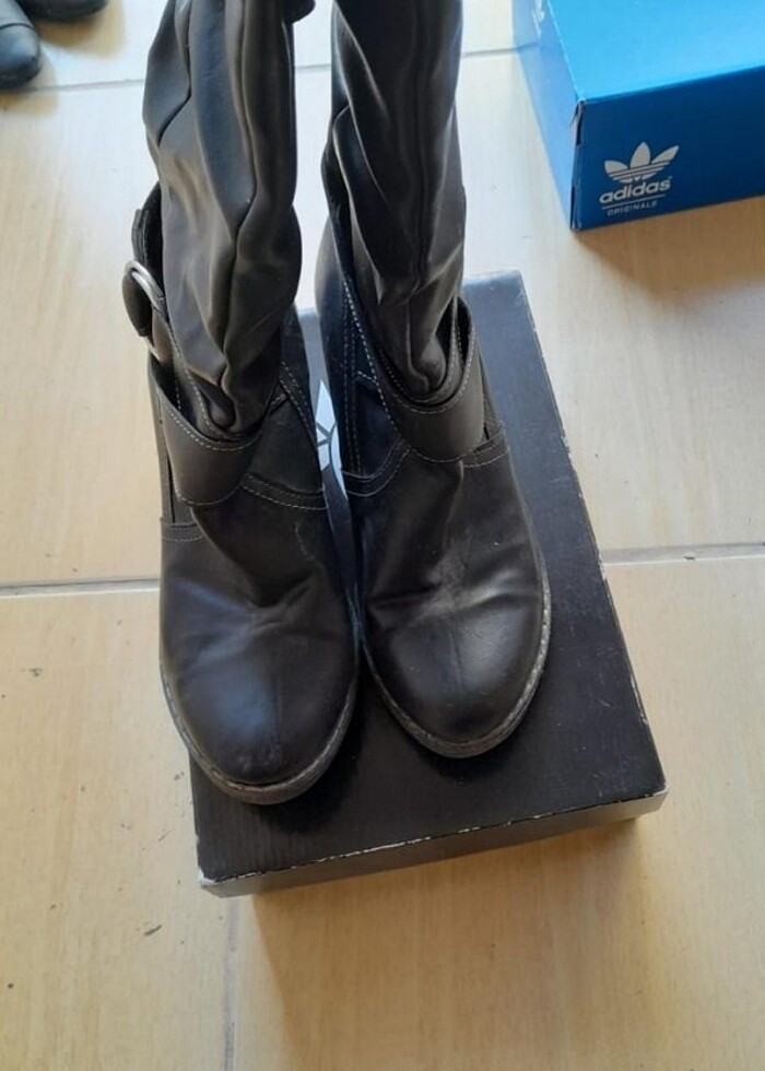 Toka detayli şık çizme - Görsel 2