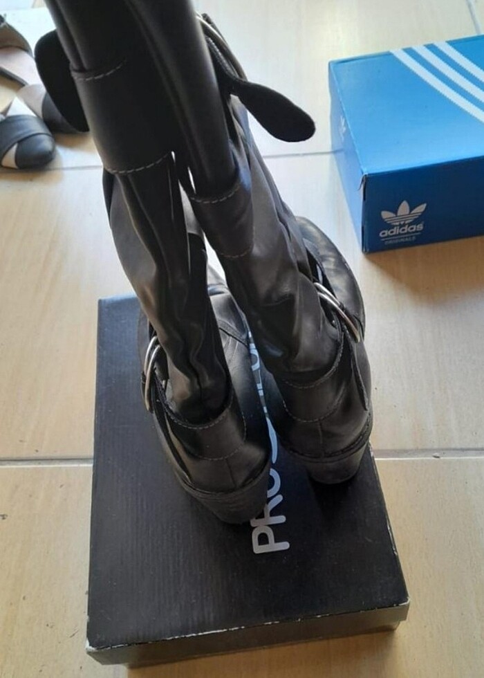 Toka detayli şık çizme - Görsel 4