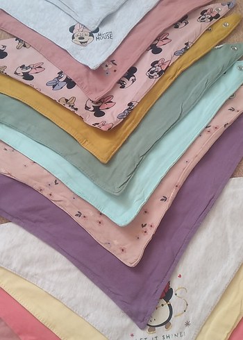 Beden çeşitli Renk Nakışlı Çok Renkli Pastel Bebek Önlükleri