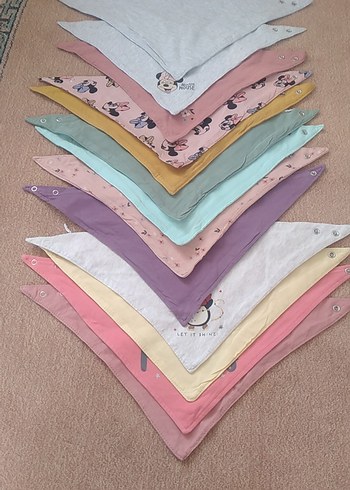 Nakışlı Çok Renkli Pastel Bebek Önlükleri