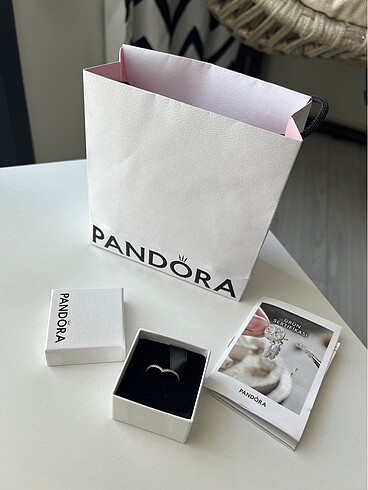 Pandora yüzük