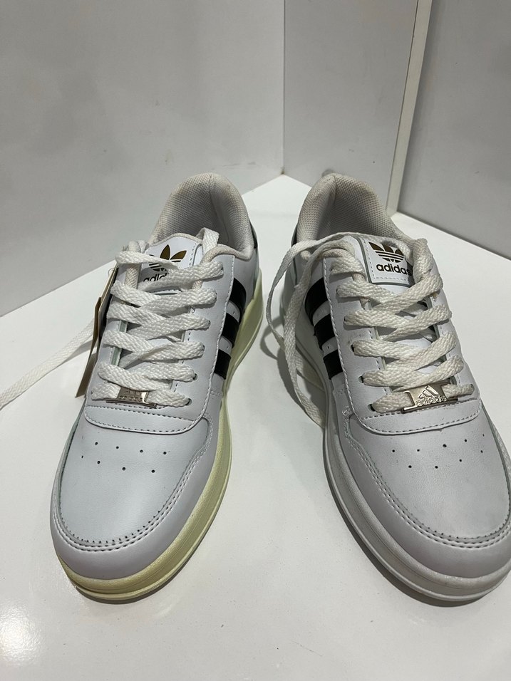 Beyaz Adidas Kadın Spor Ayakkabı - Görsel 2