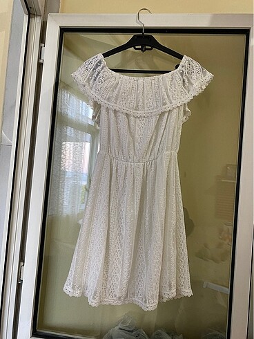 stradivarius beyaz elbise