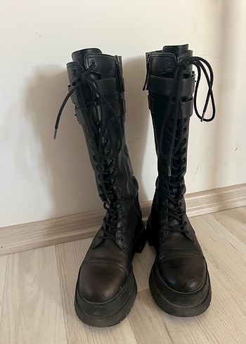 Bershka Siyah Çizme - Görsel 3