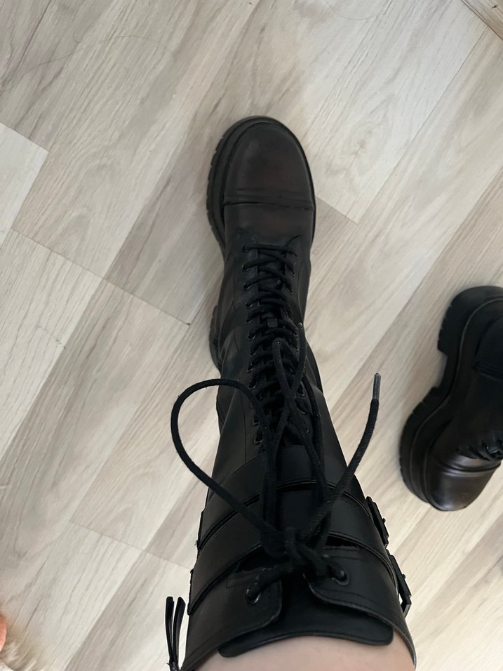 Bershka Siyah Çizme - Görsel 4