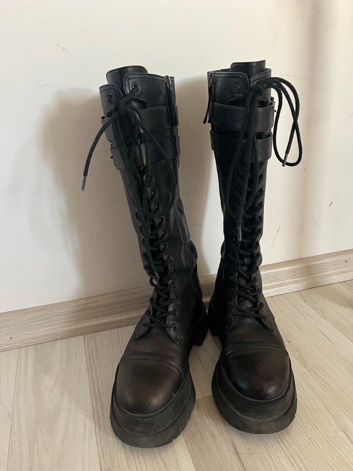 Bershka Siyah Çizme - Görsel 3