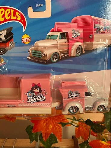 HOT WHEELS