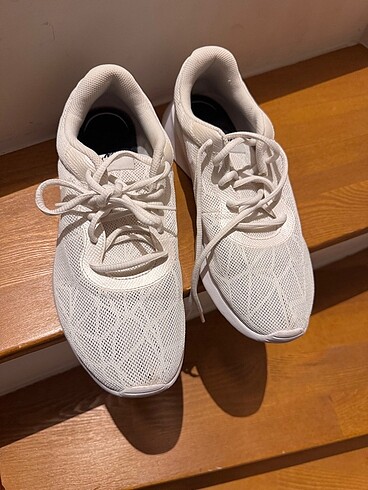 Kadın Nike ayakkabı