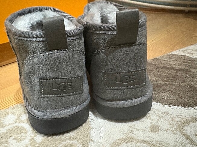 Ugg Ugg bot