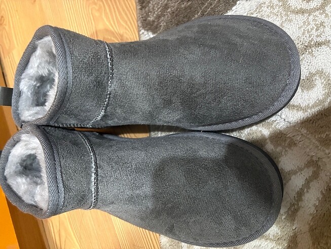 Ugg bot