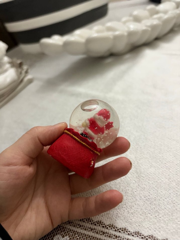 Kırmızı Noel Baba Kar Küresi Biblosu - Görsel 3