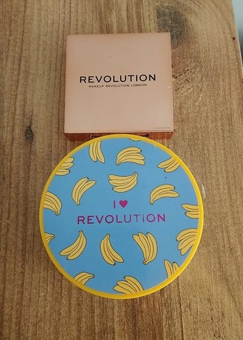 Revolution Gold Parlak Pudra