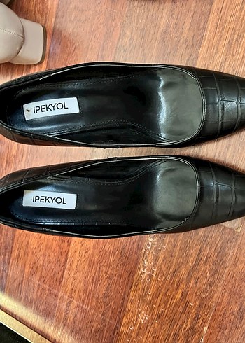 39 Beden İpekyol Siyah Yılan Desenli İnce Topuklu Stiletto