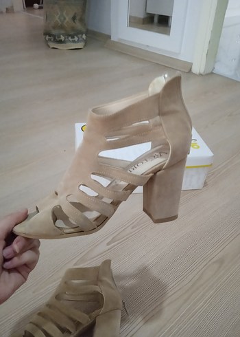 Bej Kadın Topuklu ayakkabı
