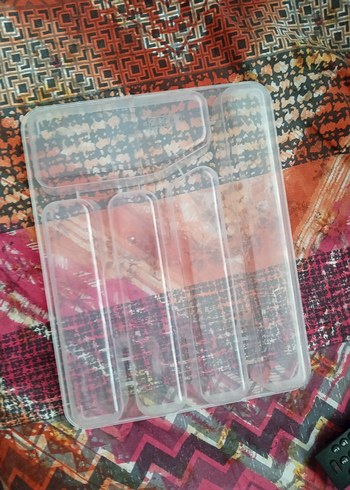Beden Renk Şeffaf Çok Bölmeli Çatal Kaşık Kutusu
