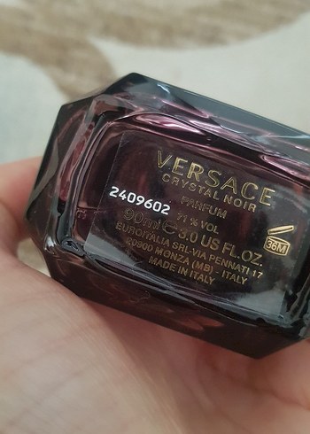 Versace Crystal Noir 90ml. edp Kadın Parfümü - Görsel 2