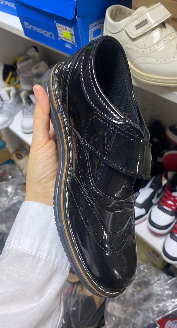 Parlak Siyah Kemerli Çocuk Ayakkabısı - Görsel 3