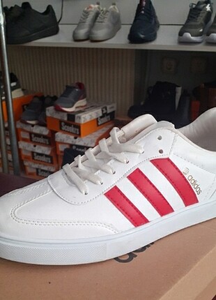 Sıfır ürün beyaz kırmızı adidas spoe