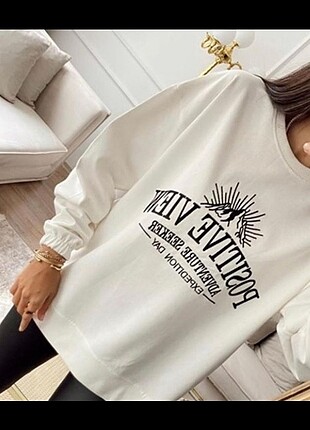 Positive view bershka beyaz sweatshirt