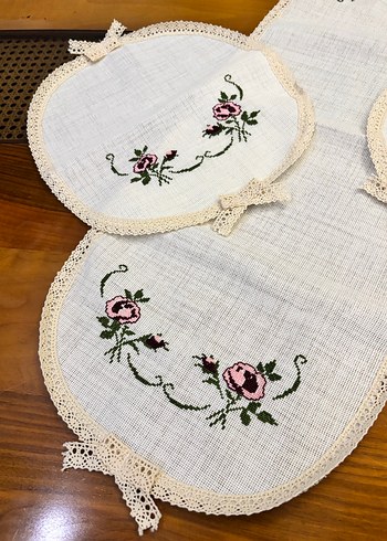 Kaneviçe işlemeki  Keten Masa Örtüsü Seti - Görsel 2